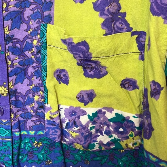 Vintage Take Away Printed Short Sleeve Button Down Blouse - Picture 6 of 10